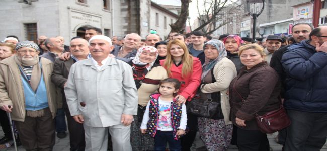 ALAPLI’DA 68 KİŞİLİK UMRE KAFİLESİ KUTSAL TOPRAKLARA UĞURLANDI